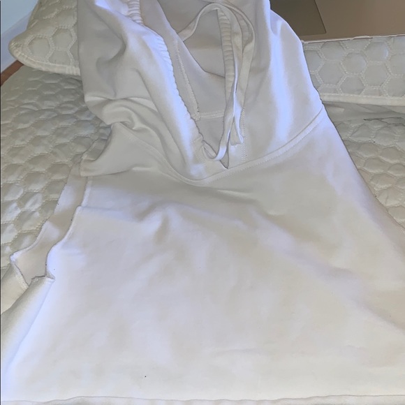 Cut off sweater workout - Picture 3 of 3